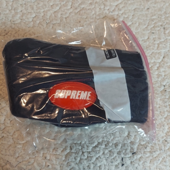 Supreme Rubber Patch Beanie